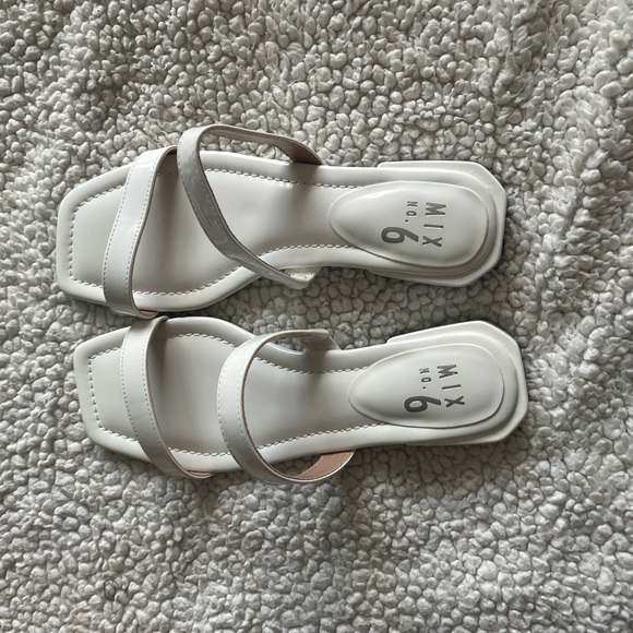 White sandals NEW - Picture 3 of 5